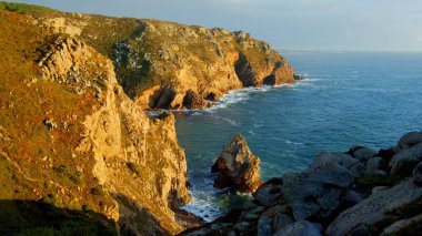 Cape Roca - Portekiz 'in ünlü Cabo da Roca sahili gün batımında - seyahat fotoğrafçılığı