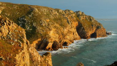 Cape Roca - Portekiz 'in ünlü Cabo da Roca sahili gün batımında - seyahat fotoğrafçılığı