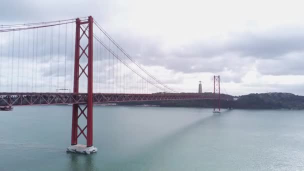 Tagesaufnahmen Der Rio Brücke Über Den Fluss Tejo Lissabon Von — Stockvideo