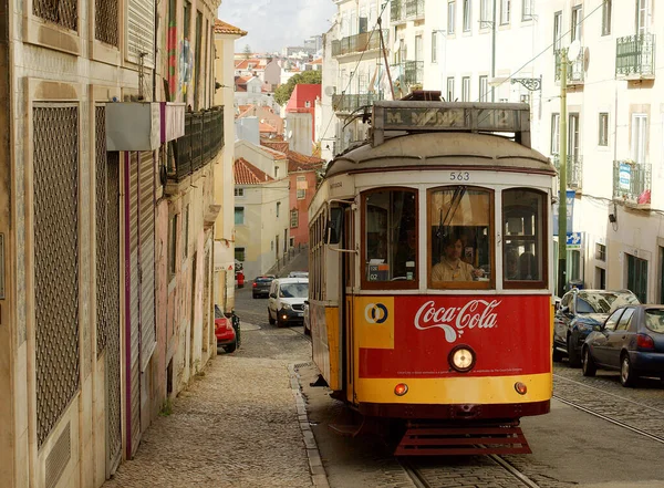 Tramwaj Zabytkowej Dzielnicy Lizbony Lizbona Portugalia Października 2019 — Zdjęcie stockowe