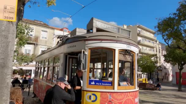 Scatto Giornaliero Del Famoso Tram Lisbona Lisbona Portogallo Ottobre 2019 — Video Stock