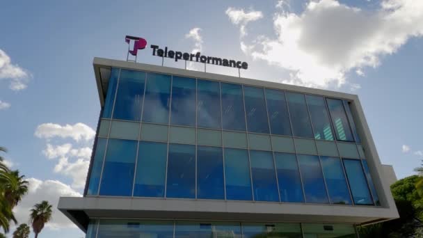 Teleperformance Irodaház Lisszabonban - Lisszabon városa, Portugália - 2019. november 5. — Stock videók