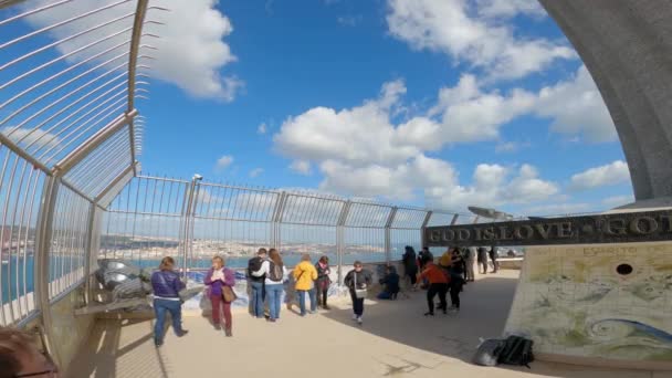 Foto Día Turistas Haciendo Fotos Las Calles Lisboa — Vídeos de Stock