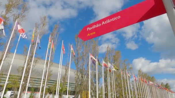Lisabon Altice Arena v parku národů se také nazývá Atlantic Pavilion - City Of Lisbon, Portugalsko - 5. listopadu 2019 — Stock video