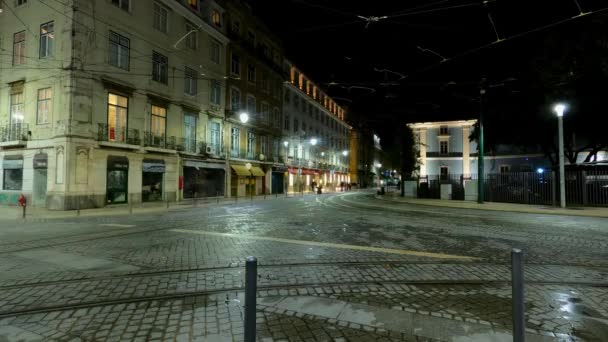 Miasto Lizbona nocą - ujęcie czasowe - Miasto Lizbona, Portugalia - 5 listopada 2019 — Wideo stockowe