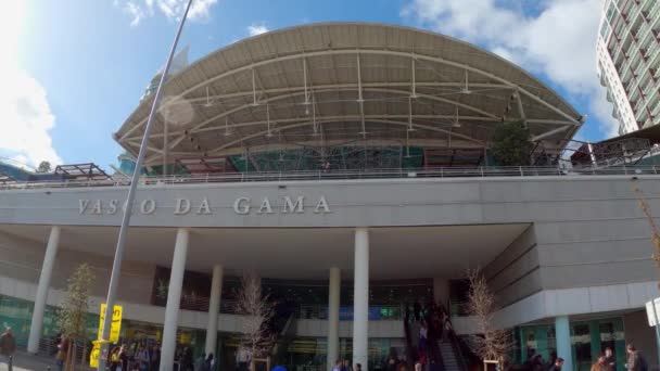 Centro comercial Vasco da Gama en Lisboa - CIUDAD DE LISBOA, PORTUGAL - 5 DE NOVIEMBRE DE 2019 — Vídeos de Stock
