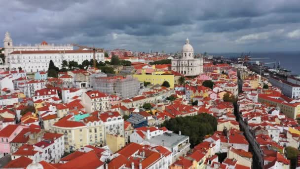 Ιστορική Περιοχή Alfama Της Λισαβόνας Εναέρια Drone Πλάνα — Αρχείο Βίντεο