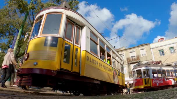 Montar Famoso Tranvía Lisboa Lisboa Portugal Octubre 2019 — Vídeos de Stock