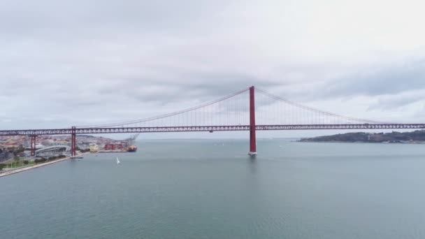 Lizbon Daki Tejo Nehri Üzerinden Rio Tejo Köprüsü Lizbon Portekiz — Stok video