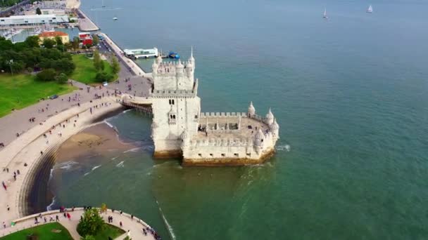 Belem Tower Lisszabonban Híres Mérföldkő Városban Légi Drón Felvételek — Stock videók