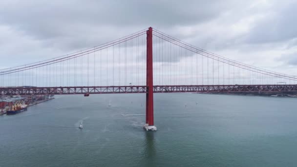 Tagesaufnahmen Der Rio Brücke Über Den Fluss Tejo Lissabon Von — Stockvideo