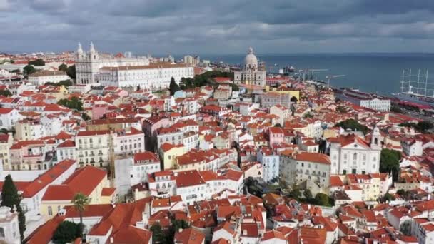 Pemandangan Udara Atas Distrik Bersejarah Alfama Lisbon Rekaman Drone Udara — Stok Video