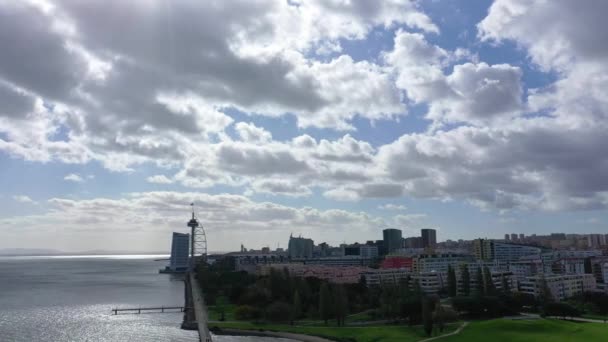Vasco Gama Tower Myriad Hotel Het Park Van Naties Lissabon — Stockvideo