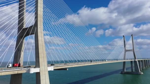 Filmagem Diurna Famosa Ponte Vasco Gama Sobre Rio Tejo Lisboa — Vídeo de Stock