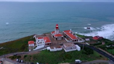 Cabo da Roca, Portekiz 'de deniz feneriyle ünlü bir simgedir.