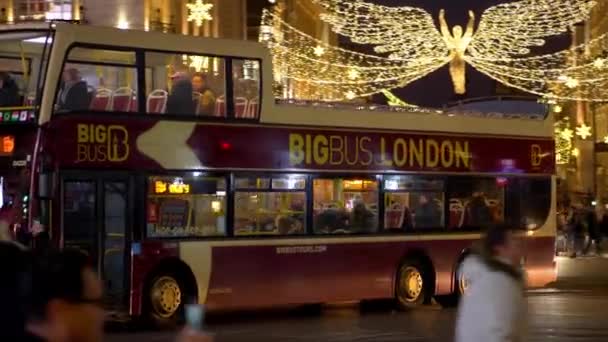 London sightseeing bus tour - LONDRA, INGHILTERRA - 10 DICEMBRE 2019 — Video Stock