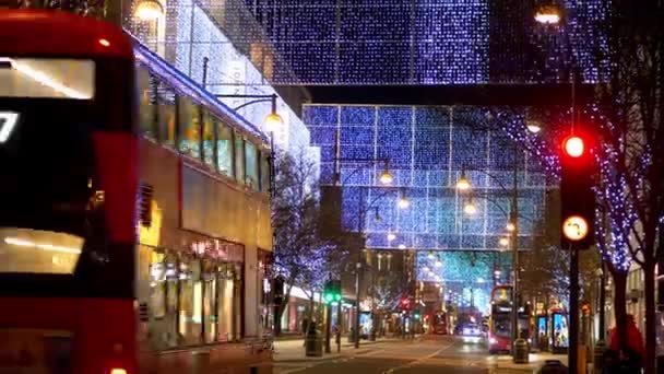 Luces de Navidad en Oxford Street Londres - LONDRES, INGLATERRA - 10 DE DICIEMBRE DE 2019 — Vídeo de stock