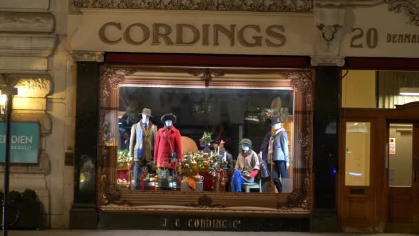 Famosa loja Cordings Piccadilly Londres - LONDRES, ENGLÂNDIA - DEZEMBRO 10, 2019 — Vídeo de Stock