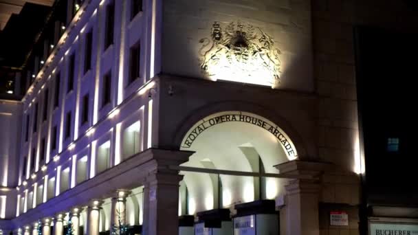 Královská opera Arkády ve večerních hodinách - Londýn, Anglie - 10. prosince 2019 — Stock video