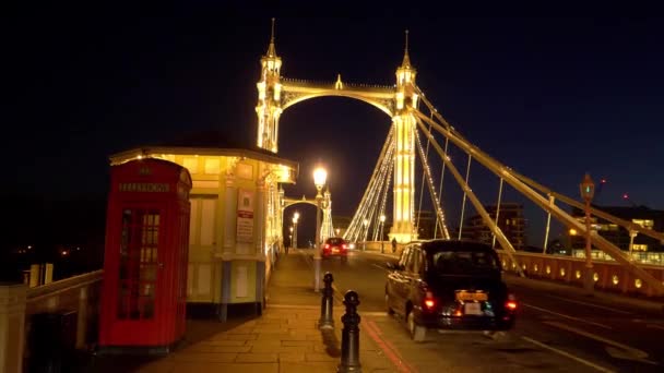 Bela Albert Bridge Londres - LONDRES, INGLÊS - DEZEMBRO 10, 2019 — Vídeo de Stock