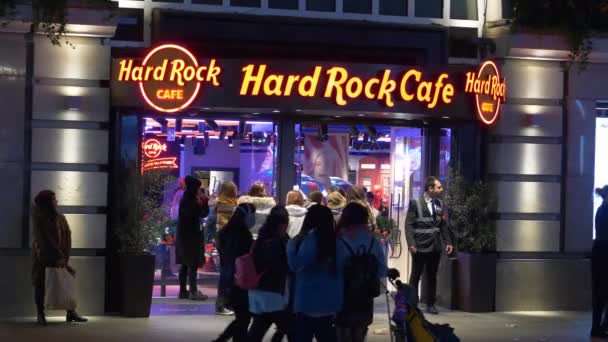 Hard Rock Cafe au London West End - LONDRES, ANGLETERRE - 10 DÉCEMBRE 2019 — Video