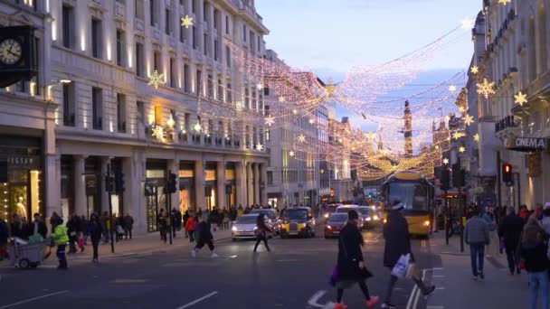 Maravilloso tiempo de Navidad en Londres - LONDRES, INGLATERRA - 10 DE DICIEMBRE de 2019 — Vídeos de Stock