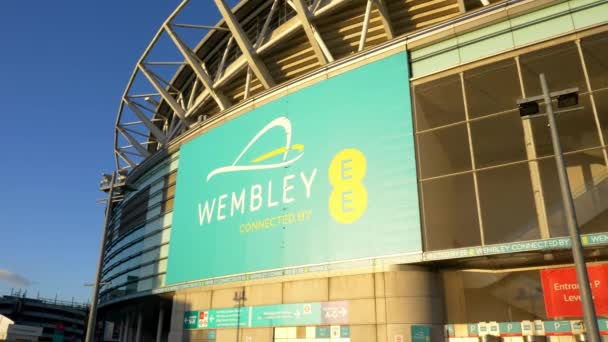 Wembley Arena in Londen het beroemde voetbalstadion - Londen, Engeland - 10 december 2019 — Stockvideo
