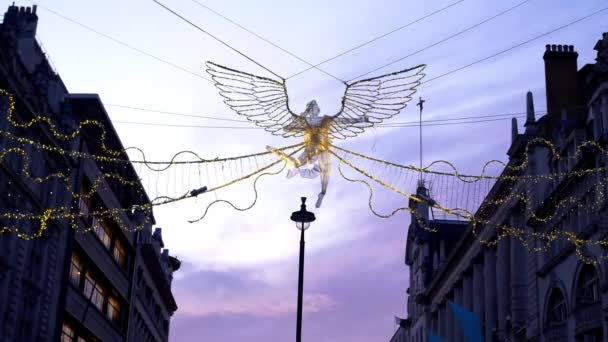 Décoration de Noël dans les rues de Londres - LONDRES, ANGLETERRE - 10 DÉCEMBRE 2019 — Video