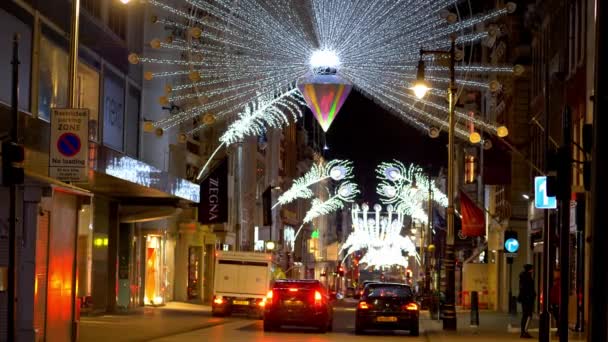 Londen decoratie voor Bond Street - Londen, Engeland - 10 december 2019 — Stockvideo