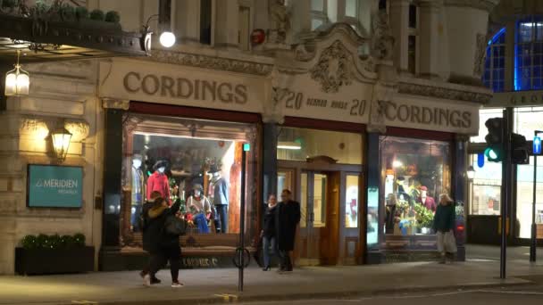 Beroemde Cordings Piccadilly Londen - Londen, Engeland - 10 december 2019 — Stockvideo