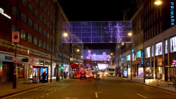 Decorazione natalizia in Oxford Street Londra - LONDRA, INGHILTERRA - 10 DICEMBRE 2019 — Video Stock