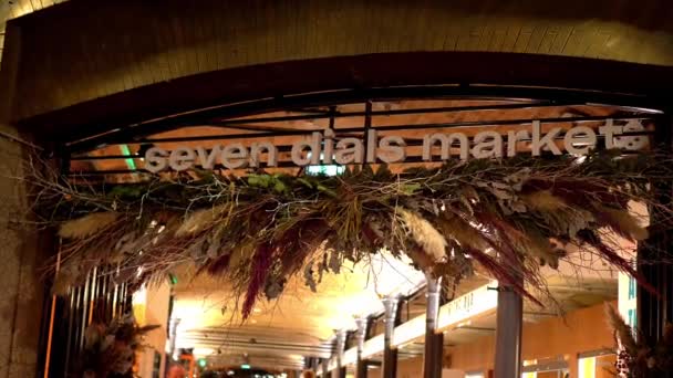 Seven Dials markt in Londen - Londen, Engeland - 10 december 2019 — Stockvideo