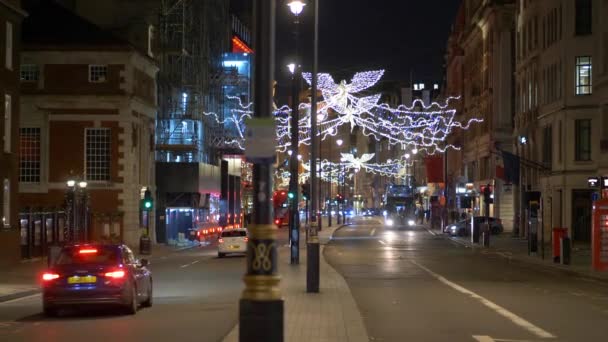 クリスマス時のロンドンの素晴らしい通り-ロンドン,イギリス- 2019年12月10日 — ストック動画