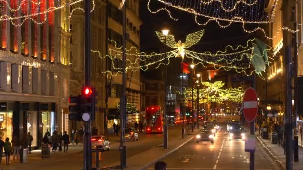 Hermoso Piccadilly en Londres en Navidad - LONDRES, INGLATERRA - 10 DE DICIEMBRE DE 2019 — Vídeos de Stock