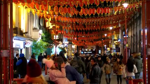 Populäre chinatown bei Nacht in london - london, england - 10. Dezember 2019 — Stockvideo