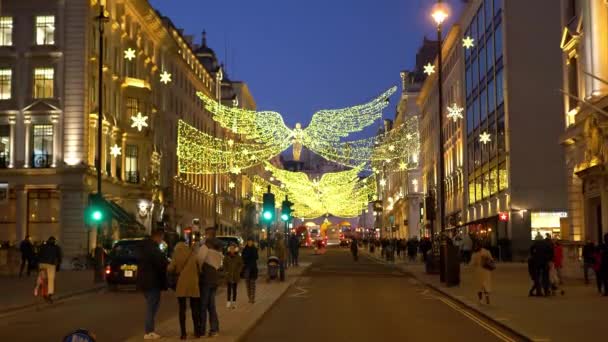 Csodálatos London Piccadilly Circus karácsonykor - London, Anglia - december 10, 2019 — Stock videók