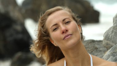 Portekiz 'in Atlantik Okyanusu kıyısındaki güzel Adraga Sahili - seyahat fotoğrafçılığı