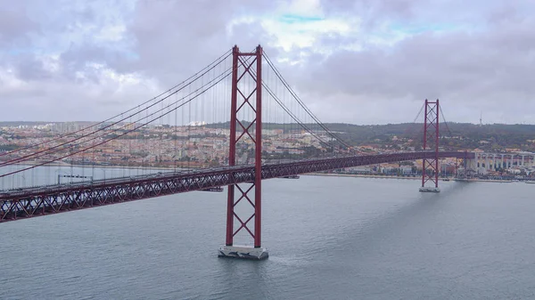 Berömd April Bridge Över Tagus River Lisbon Fotografi — Stockfoto