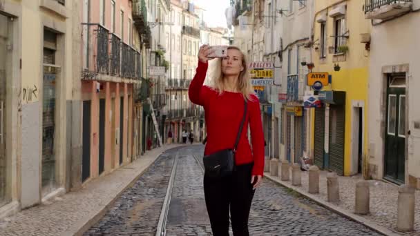Krásná Dívka Fotografování Při Cestování Lisabonu Lisabon Portugalsko Října 2019 — Stock video