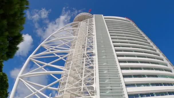 Vasco Gama Turm Und Unzählige Hotels Park Der Nationen Lisbon — Stockvideo