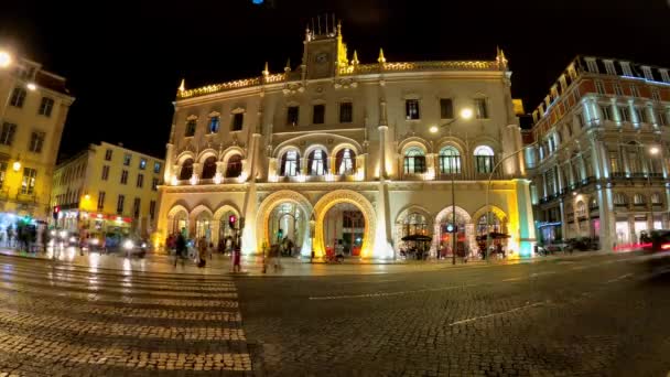 Σιδηροδρομικός σταθμός Rossio στη Λισαβόνα τη νύχτα - time lapse shot - City of Lisbon, Portugal - November 5, 2019 — Αρχείο Βίντεο