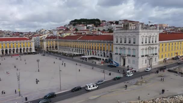 Aerial view over Commerce Square in Lisbon called Praca do Comercio - LISBON. PORTUGAL - NOVEMBER 8, 2019 — 비디오