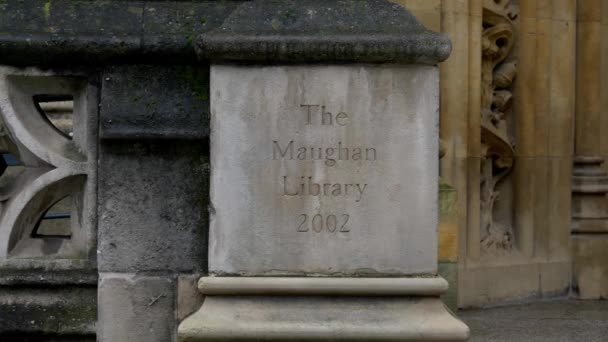 The Maughan Library en Kings College en Londres - LONDRES, INGLATERRA - 11 DE DICIEMBRE DE 2019 — Vídeo de stock