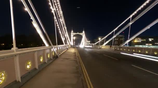 Včasný záběr Albertova mostu v Londýně — Stock video