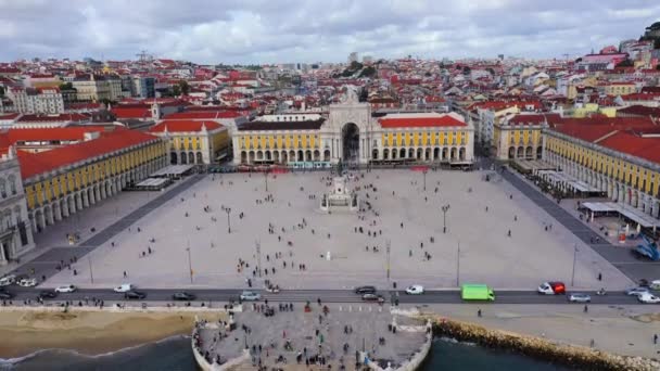 Aerial view over Commerce Square in Lisbon called Praca do Comercio - the central market square - CITY OF LISBON, PORTUGAL - NOVEMBER 5, 2019 — Stock Video