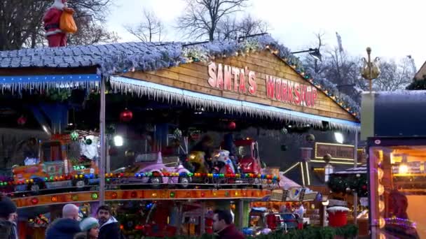 Meraviglie invernali Fiera di Natale a Londra Hyde Park - LONDRA, INGHILTERRA - 11 DICEMBRE 2019 — Video Stock