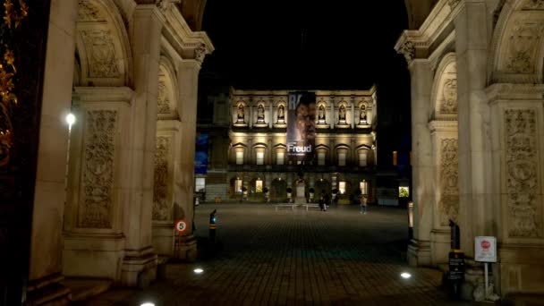 Королевская академия в Лондоне - ЛОНДОН, Англия - 11 декабря 2019 года — стоковое видео