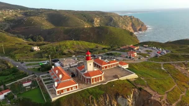 Famoso farol do Cabo da Roca no Oceano Atlântico em Portugal — Vídeo de Stock