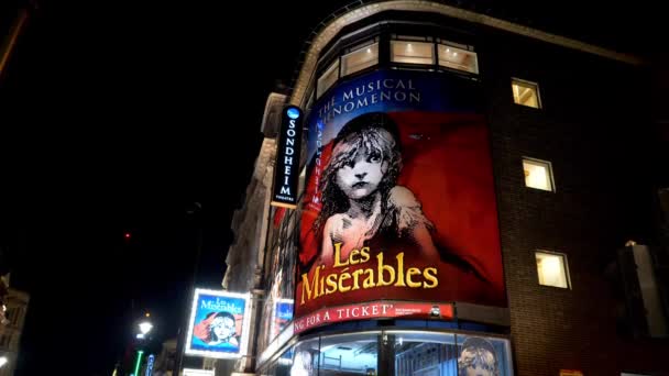 Les Miserables musical en el teatro Sondheim de Londres - LONDRES, INGLATERRA - 11 DE DICIEMBRE DE 2019 — Vídeos de Stock