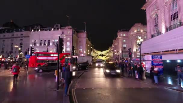 Foto selang waktu Piccadilly Circus di London saat Natal — Stok Video